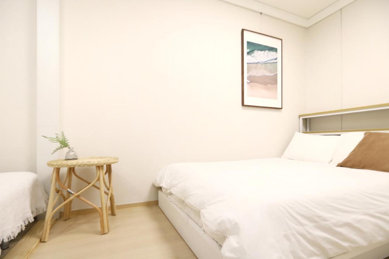 Apartment The Share Myeongdong Сеул Экстерьер фото